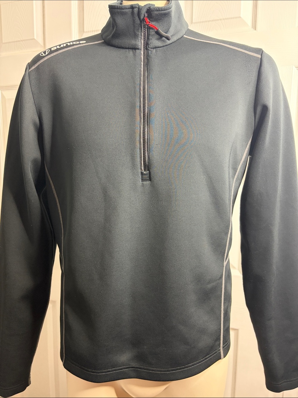 Sunice Men’s Black Quarter-Zip Performance Jacket with Contrast Stitching M
